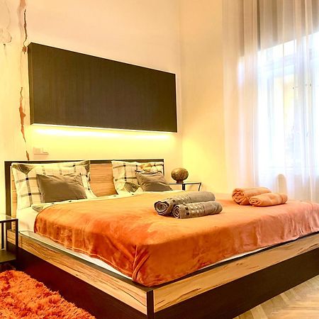 Orange Pearl Apartment 3 Rooms With Panorama Next To Danube Budapest Bagian luar foto